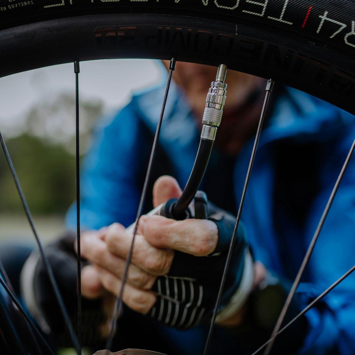 Kit d'entretien de vélo : outils et pompe Decathlon